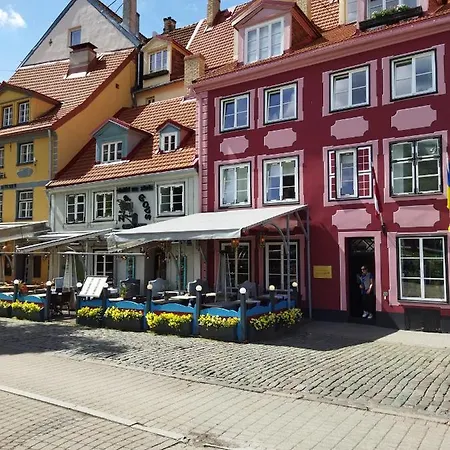 Neat And Cosy Daire *